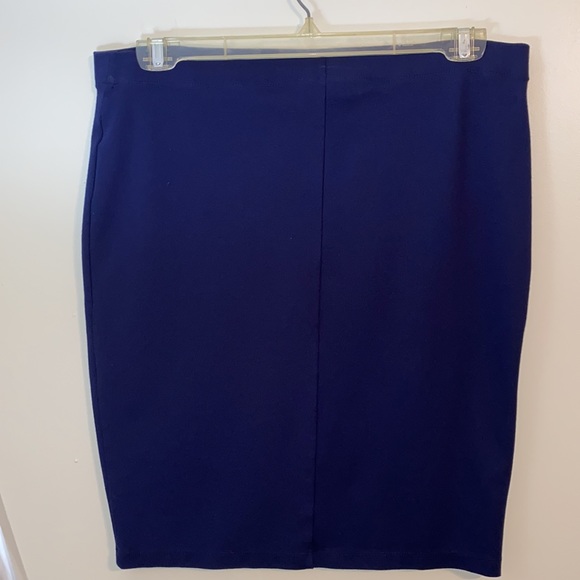 Women’s Forever21 skirt 1X Navy - Picture 3 of 4